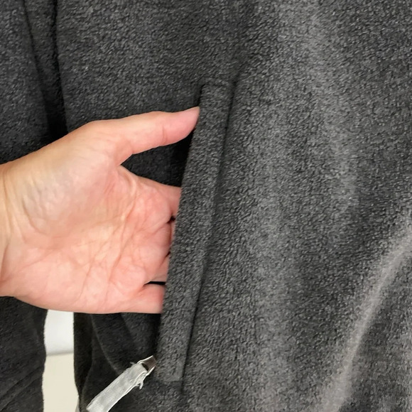 Roots Athletics Men’s Fleece Zip Up Jacket Gray Medium Size 40 Pockets Cozy Fall - Picture 4 of 10